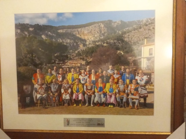 REGALO DE LA JUNTA DIRECTIVA DE LA ASOCIACION DE SAN JORGE