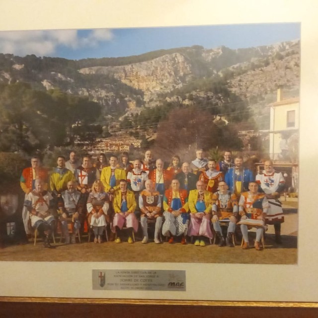 REGAL DE LA JUNTA DIRECTIVA DE L'ASSOCIACIÓ DE SANT JORDI